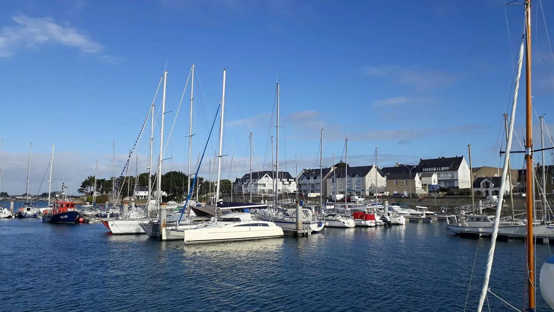Etel - T3 Lumineux Avec Wifi Et Parking, Proche Plages - Fr-1-479-173 0*,